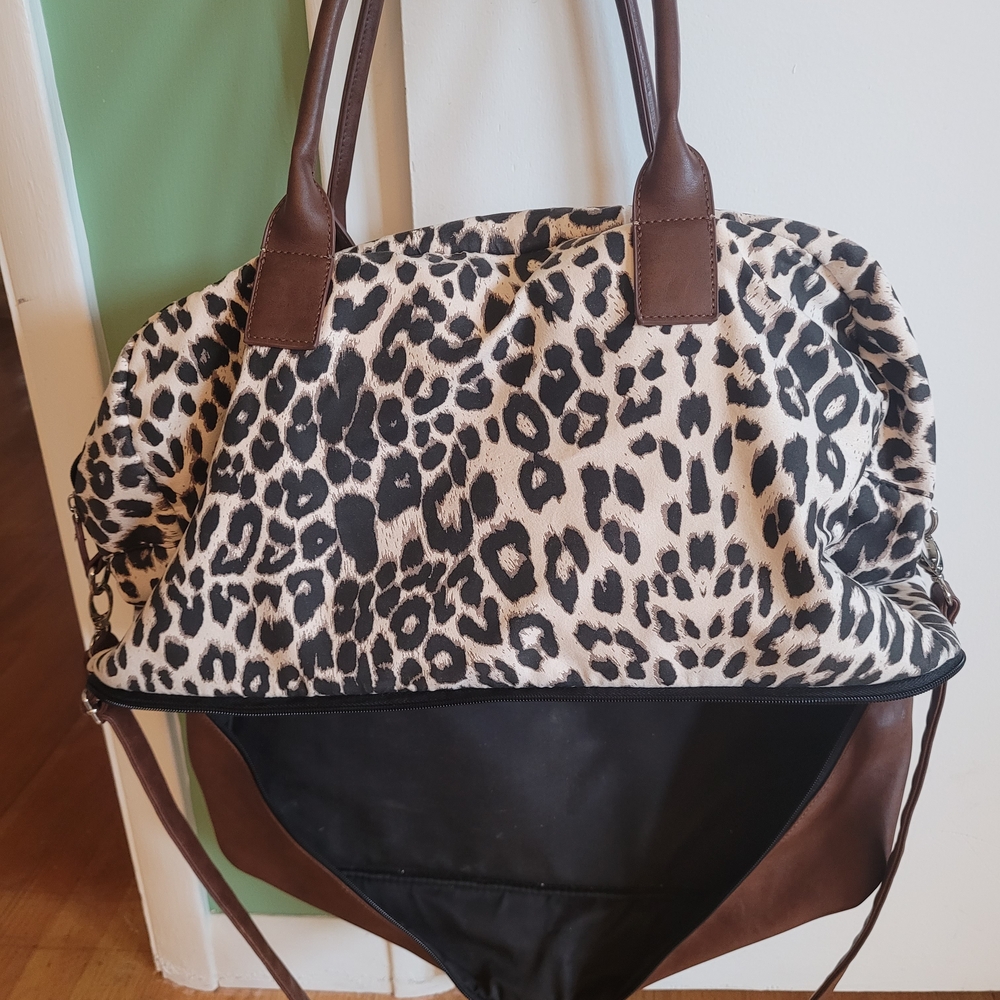 Leopard Print Tote with Brown Accents - Picture 3 of 7
